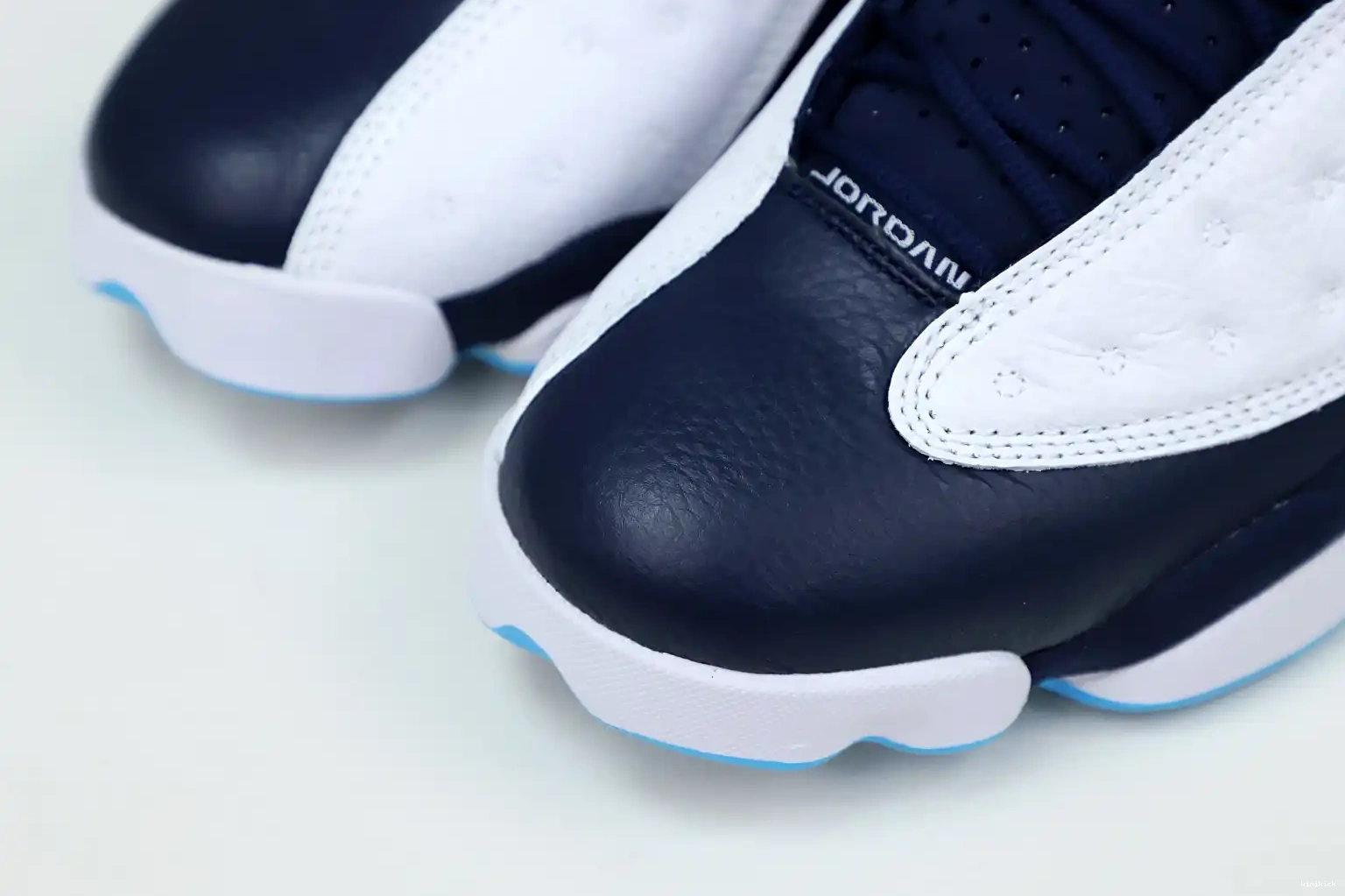 13 Kimikick OBSIDIAN AIR RETRO BLUE JORDAN WHITE 414571-144 POWDER 0620